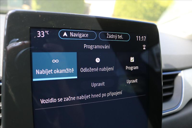 Renault Captur (2020) 1,6 Intens E-TECH Plug-in - fotka 44 z 71