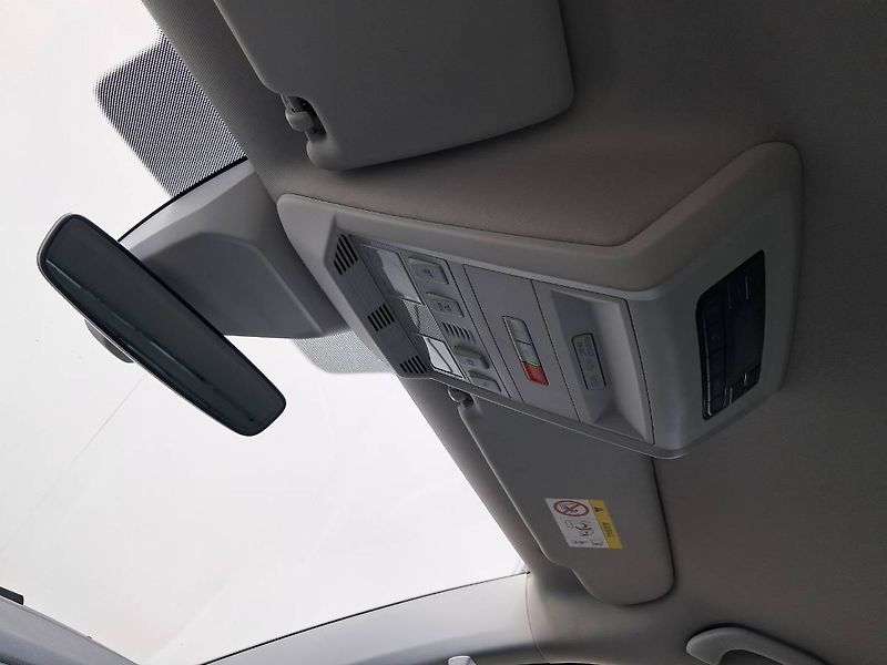 Volkswagen Multivan (2020) Bulli 6.1 Highline 2.0 TDI / 1 - fotka 16 z 24