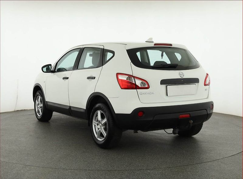Nissan Qashqai (2013) 1.5 dCi, Tempomat - fotka 4 z 14