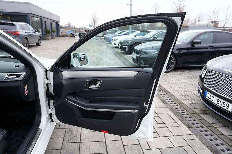 Mercedes-Benz Třídy E E 220d Avantgarde/kůže/AT/ČR - fotka 20 z 36