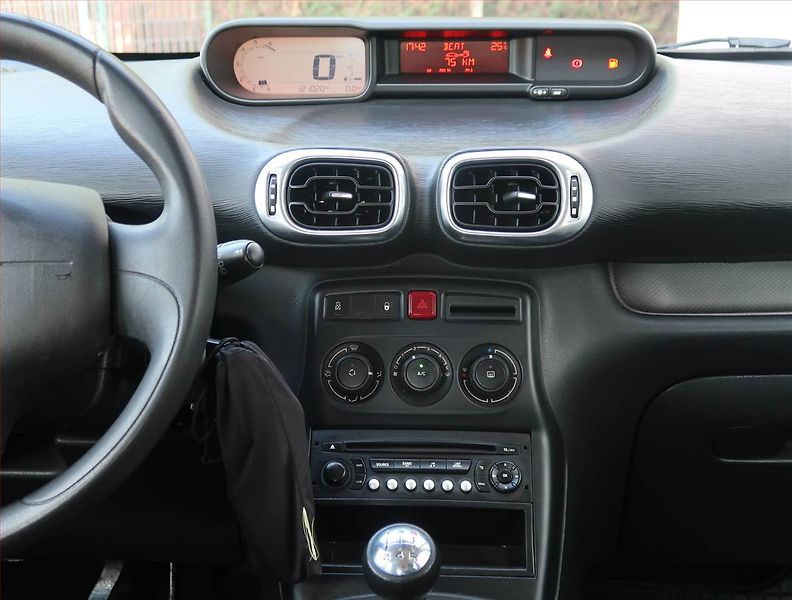 Citroën C3 Picasso (2014) 1.4 i, Serv.kniha, Tempomat - fotka 12 z 15