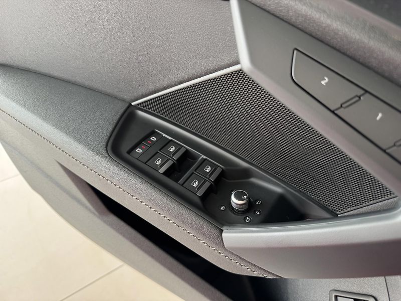 Audi S3 2,0TFSI Quattro*228kW*Head-Up - fotka 30 z 36