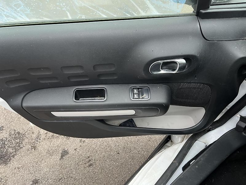 Citroën C3 1.2 VTI 61 kW - fotka 17 z 20