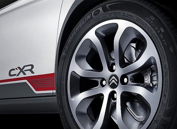 Koncept Citroën C-XR.