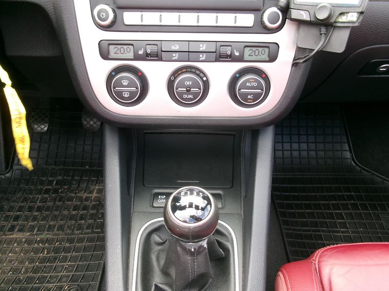 Volkswagen EOS (2008) 2,0TDI 8V CABRIO  - fotka 25 z 45