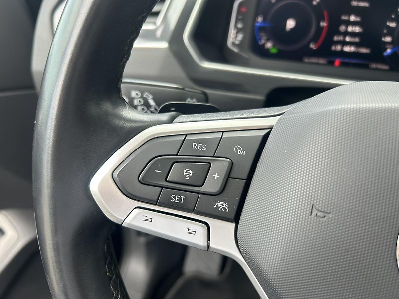 Volkswagen Tiguan 2.0TDI 110kW DSG - fotka 15 z 23