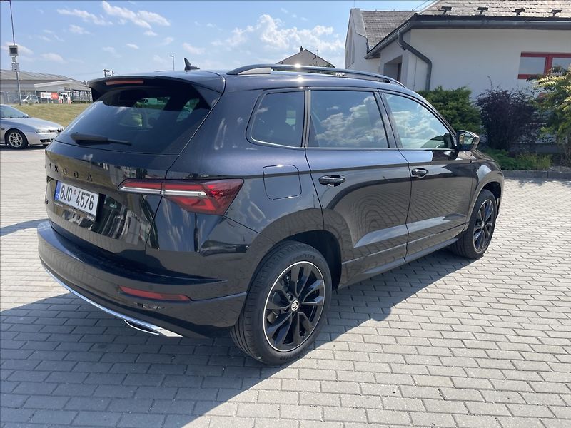 Škoda Karoq 1,5 TSi 110kw SPORTLINE 1maj C - fotka 34 z 36