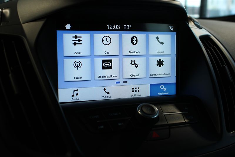 Ford Kuga TDCi AWD ST-Line - fotka 17 z 31