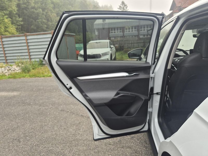 Škoda Enyaq iV 80 LOFT 150kw TZ SOH 96% - fotka 34 z 45