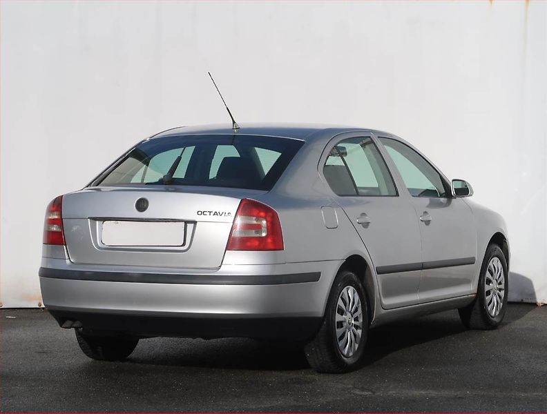 Škoda Octavia (2006) Ambiente 1.9 TDI, Serv.kniha - fotka 5 z 16