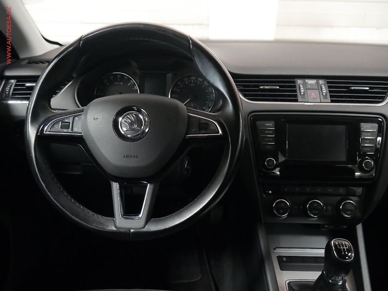 Škoda Octavia (2013) 1.6 TDi, ČR, Sport, bixen, - fotka 13 z 21
