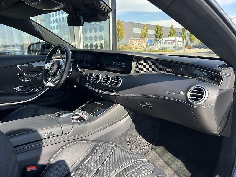 Mercedes-Benz Třídy S S 63 AMG 4MATIC+ Coupe - fotka 13 z 35