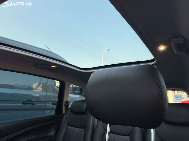 Ford S-MAX 2,2 TDCI 147kW 7míst - fotka 28 z 38