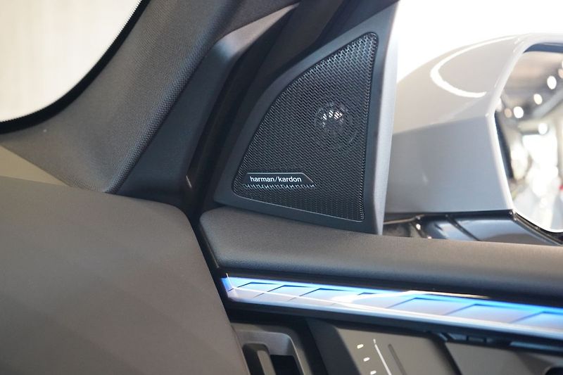 BMW X3 20d xDrive, Tažné, HUD, H/K - fotka 42 z 48