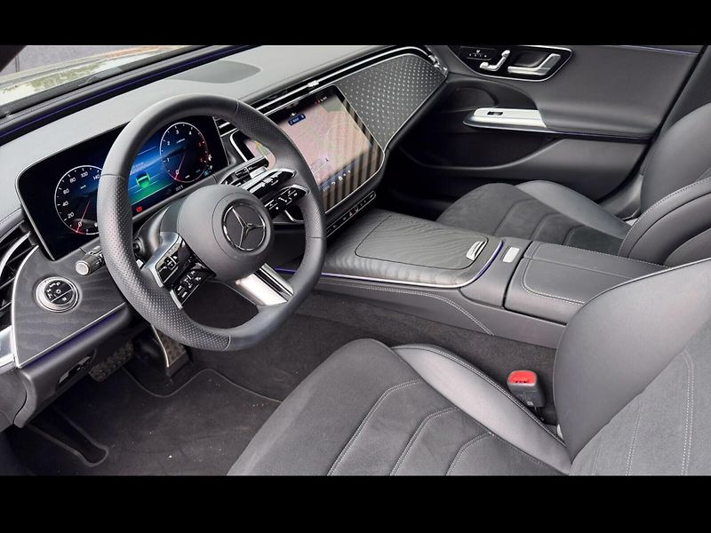 Mercedes-Benz Třídy E 220d AMG 360 Distronic DIGI.Li - fotka 9 z 12