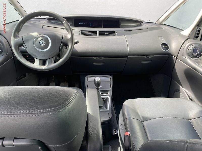 Renault Espace (2010) 2.0dCi, Navi, panorama - fotka 8 z 20