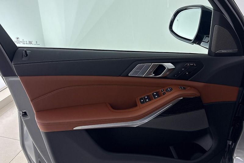 BMW X7 xDrive40i - fotka 19 z 30