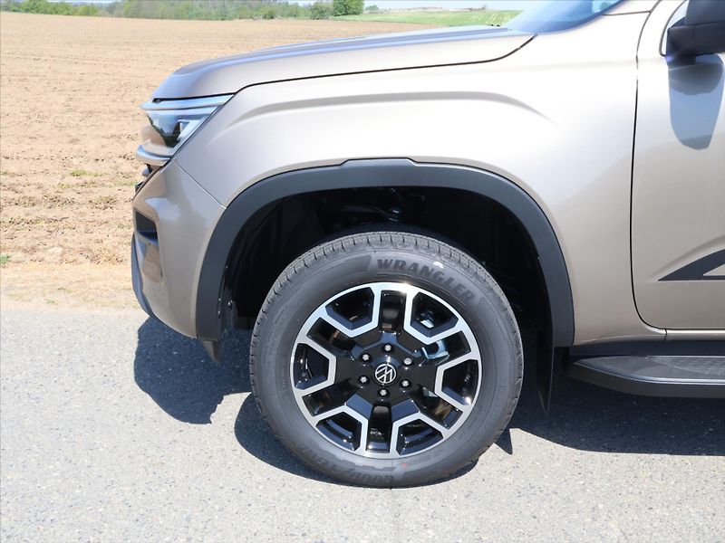 Volkswagen Amarok 3,0 TDi PanAmericana 10AUT 4x4 - fotka 31 z 38