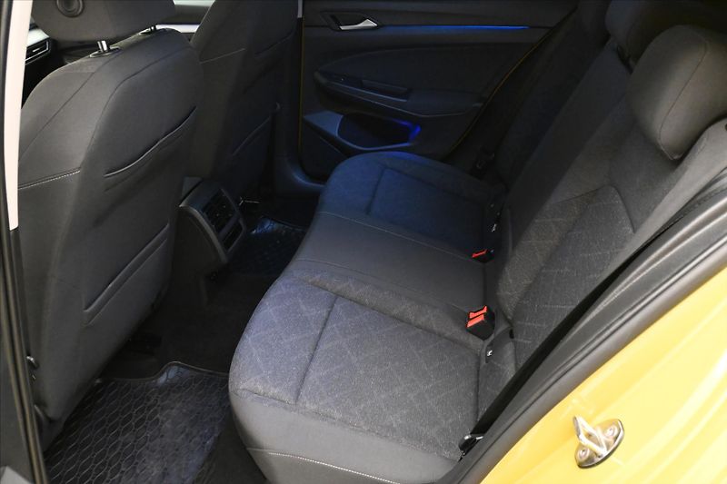 Volkswagen Golf 1,0 TSI 81kW Life Záruka až 5 - fotka 14 z 30