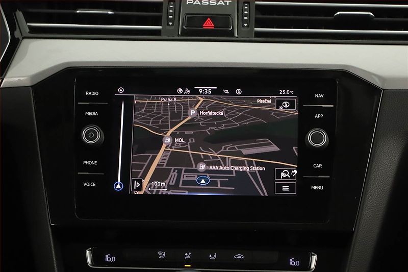 Volkswagen Passat (2019) 2.0 TDI, Automat, Navi - fotka 15 z 17