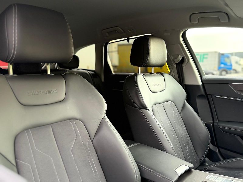 Audi A6 Allroad (2025) 50 TDI - fotka 25 z 37