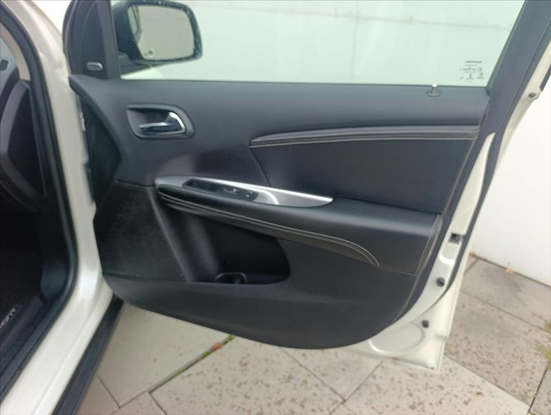 Fiat Freemont 2,0 MJT 4x4 7Míst AUTOMAT Navi - fotka 29 z 44