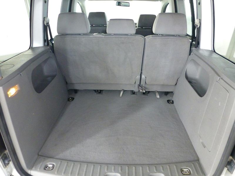 Volkswagen Caddy (2007) 1,4I**KLIMATIZACE**5 MÍST - fotka 21 z 22