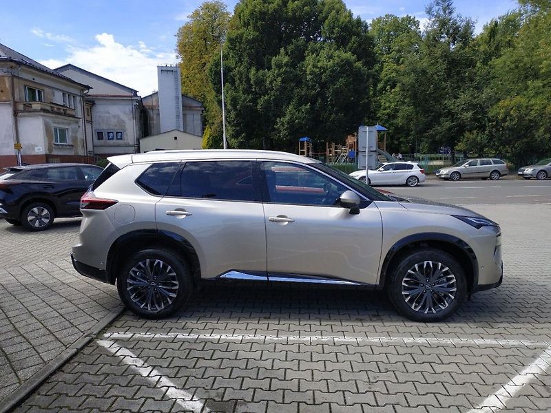 Nissan X-Trail E-POWER e-4ORCE TEKNA SKLADEM - fotka 4 z 31