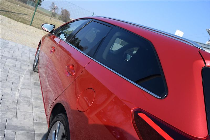 Toyota Auris 1,2 i 85KW XENONY AUTOMAT ALU - fotka 11 z 55