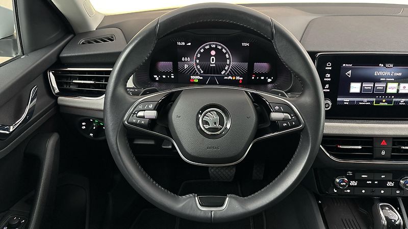 Škoda Scala 1.0 TSI DSG Top Selection - fotka 9 z 26