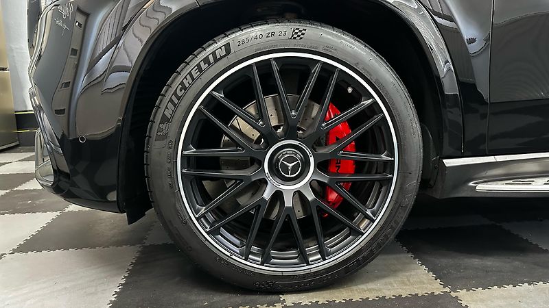 Mercedes-Benz GLS 63 AMG / TOP VÝBAVA  - fotka 18 z 80