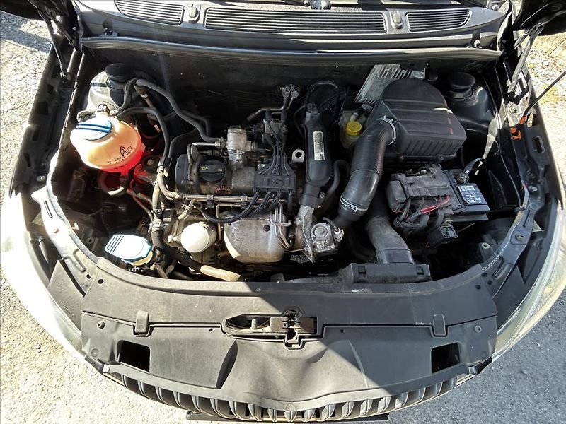 Škoda Roomster 1,2 TSi,Tažné,Nová STK,klima - fotka 45 z 49