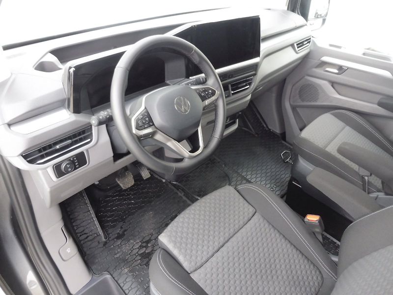 Volkswagen Caravelle (2025) Life DR 2,0 TDI 110kW 8AT - fotka 6 z 29