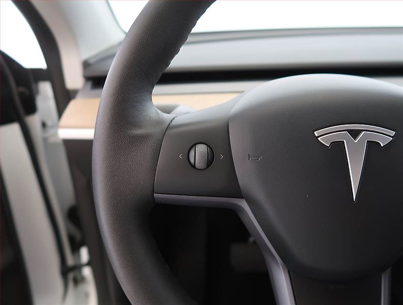 Tesla Model Y (2022) Long Range AWD 79kWh, SoH 91% - fotka 27 z 33