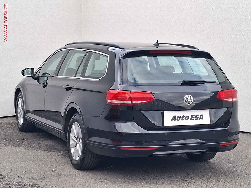 Volkswagen Passat (2019) 2.0 TDi, Comfortline, DSG - fotka 6 z 19