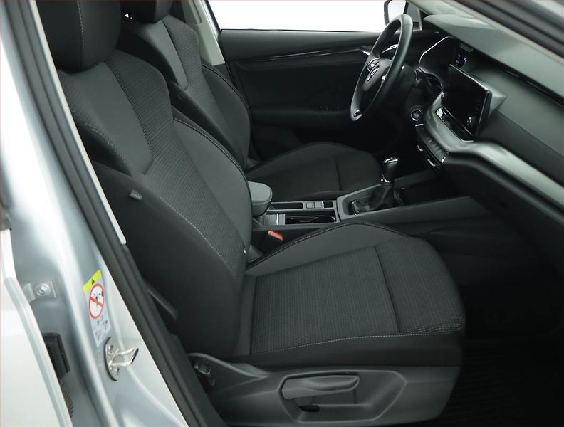 Škoda Octavia (2023) Ambition 2.0 TDI - fotka 9 z 16