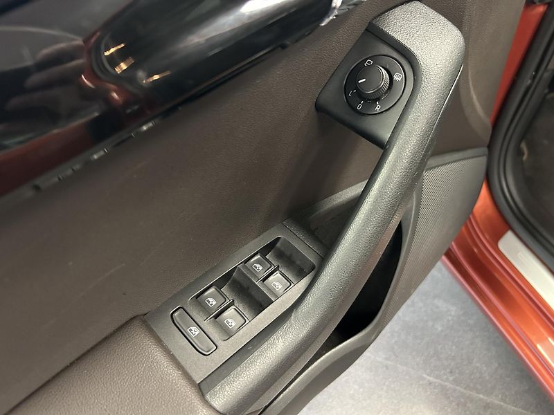 Škoda Octavia (2016) 2.0TDi L&K DSG Bi-X ACC Canton - fotka 8 z 34