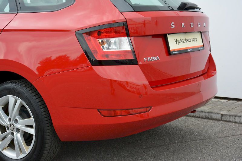 Škoda Fabia (2022) Combi 1.0 TSI 70 KW Ambition P - fotka 13 z 24