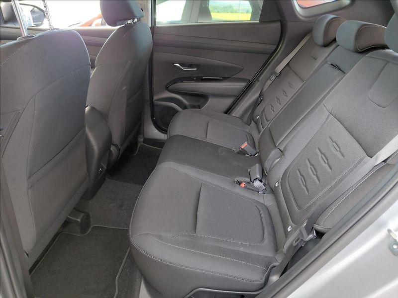 Hyundai Tucson (2024) 1,6 TGDI DCT STYLE 18 SP NEOBJ - fotka 9 z 16