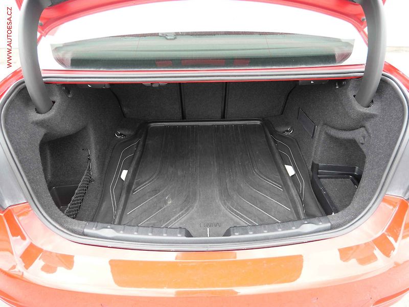 BMW Řada 3 (2013) 2.0 D 320d, 2.maj,ČR, Sport - fotka 7 z 22
