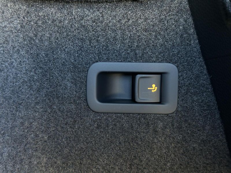 Škoda Karoq 2.0TDi 4x4 DSG 150PS Sportline - fotka 45 z 46