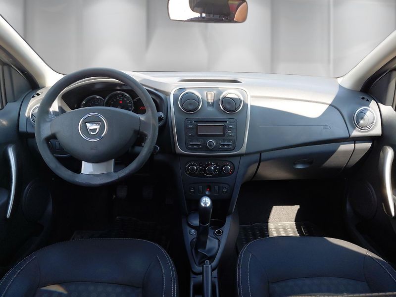 Dacia Logan (2014) 1.2 16V Arctica   - fotka 20 z 24