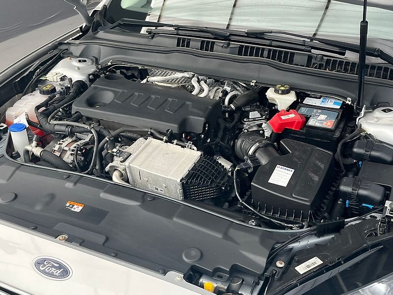 Ford Mondeo 2.0 EB Titanium manuál - fotka 41 z 69