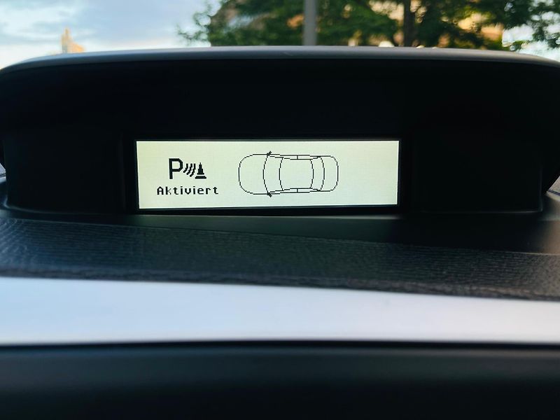 Volvo XC60 2.0D 5V MAN 1.MAJITEL SERVISKA - fotka 30 z 33