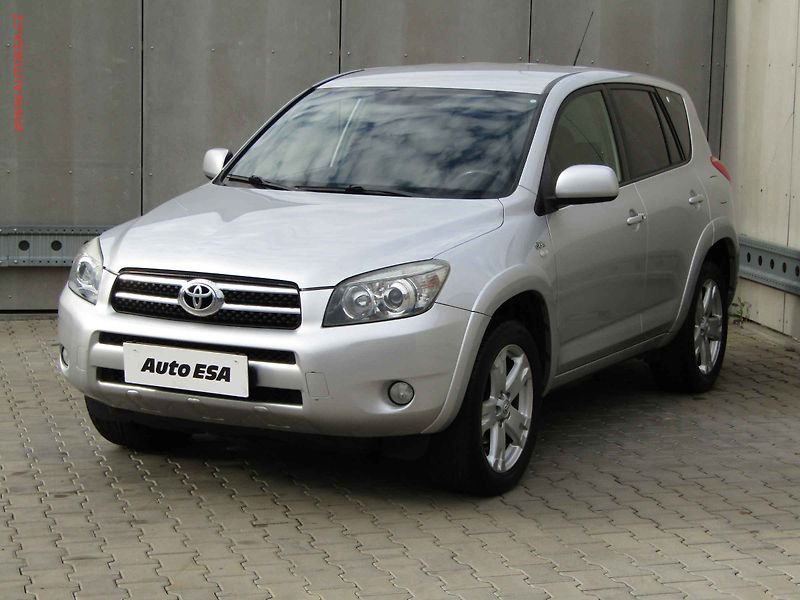 Toyota RAV4 (2007) 2.2. D-CAT 4x4, AC, kůže - fotka 3 z 23