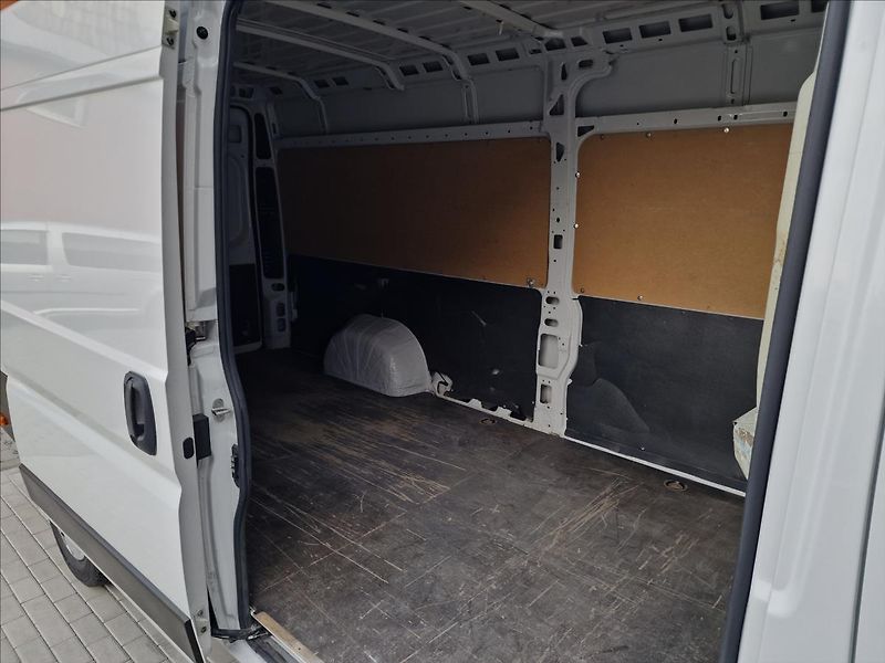 Peugeot Boxer 2.2HDI 140k L4H2,ČR,1.Majitel - fotka 16 z 38