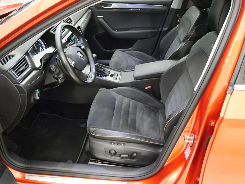 Škoda Superb - fotka 11 z 25
