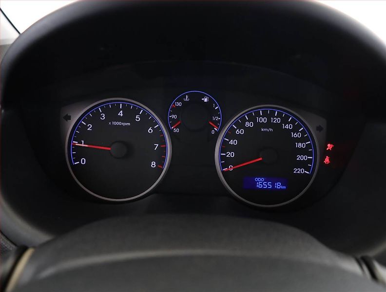 Hyundai i20 (2013) 1.2, nová STK, za skvělou cenu - fotka 8 z 11