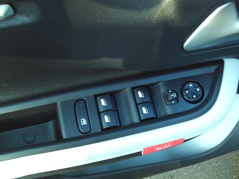 Citroën C3 Aircross MAX Hybrid 145k Automatic - fotka 11 z 15