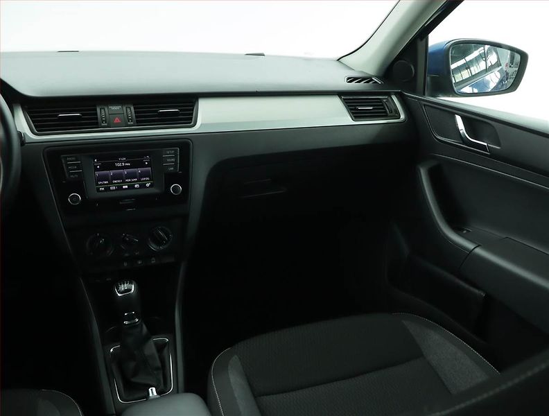 Škoda Rapid (2015) Spaceback 1.2 TSI - fotka 8 z 14